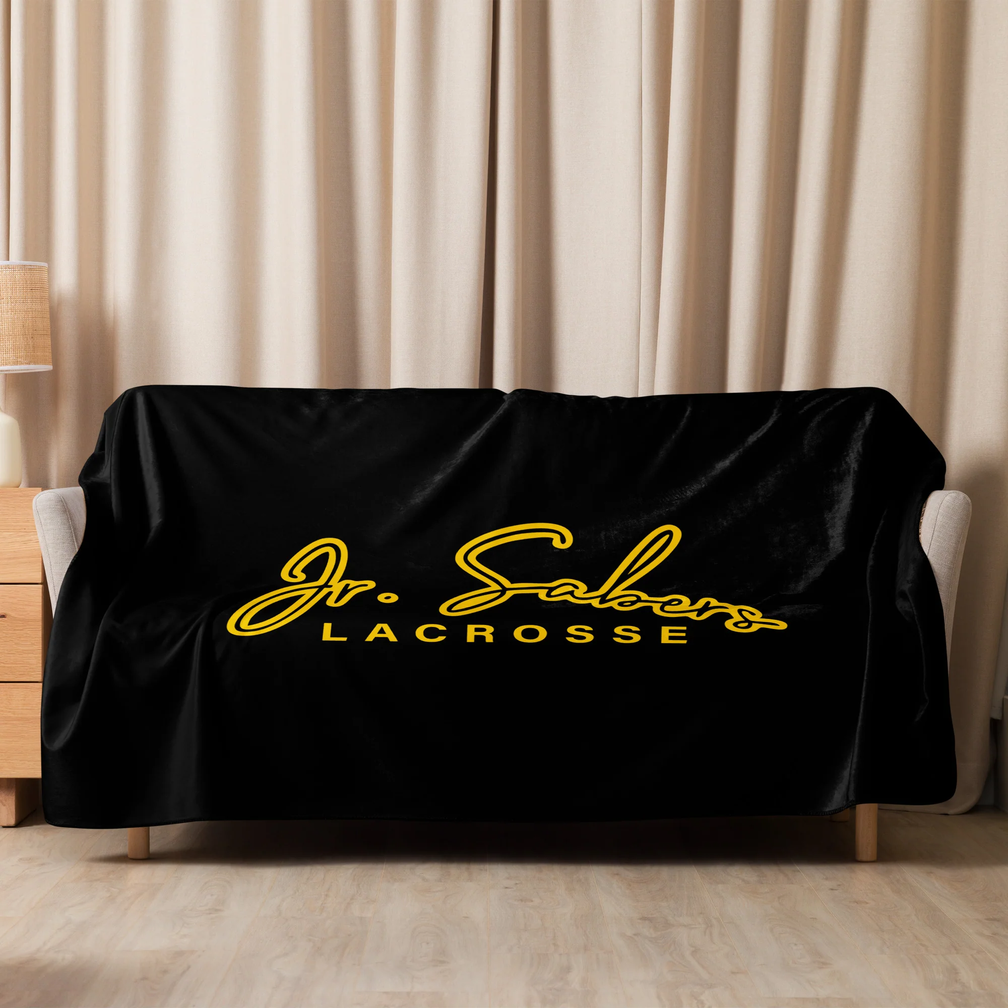 Amherst Sherpa blanket - Image 3
