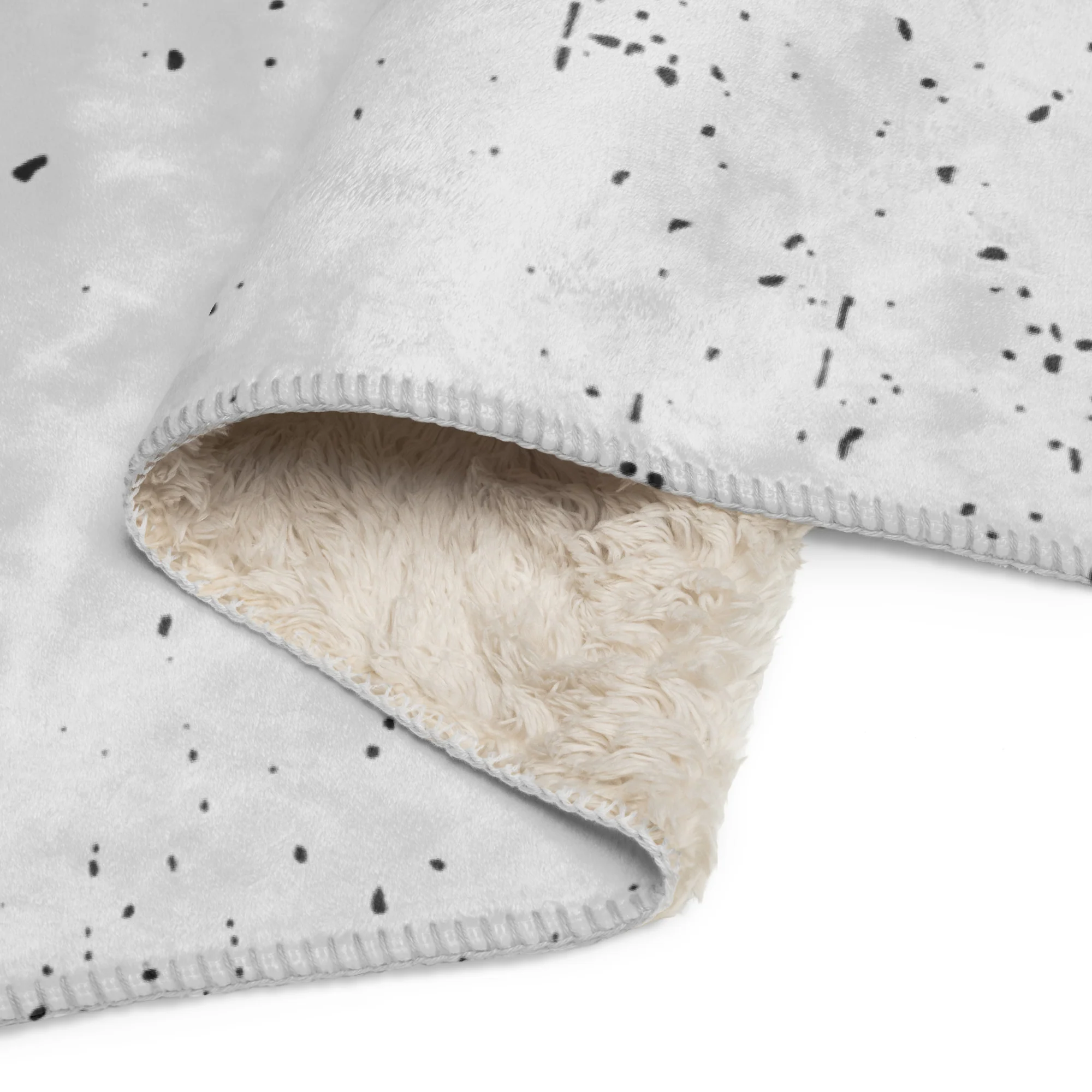 Mavrix Claw Sherpa blanket - Image 4