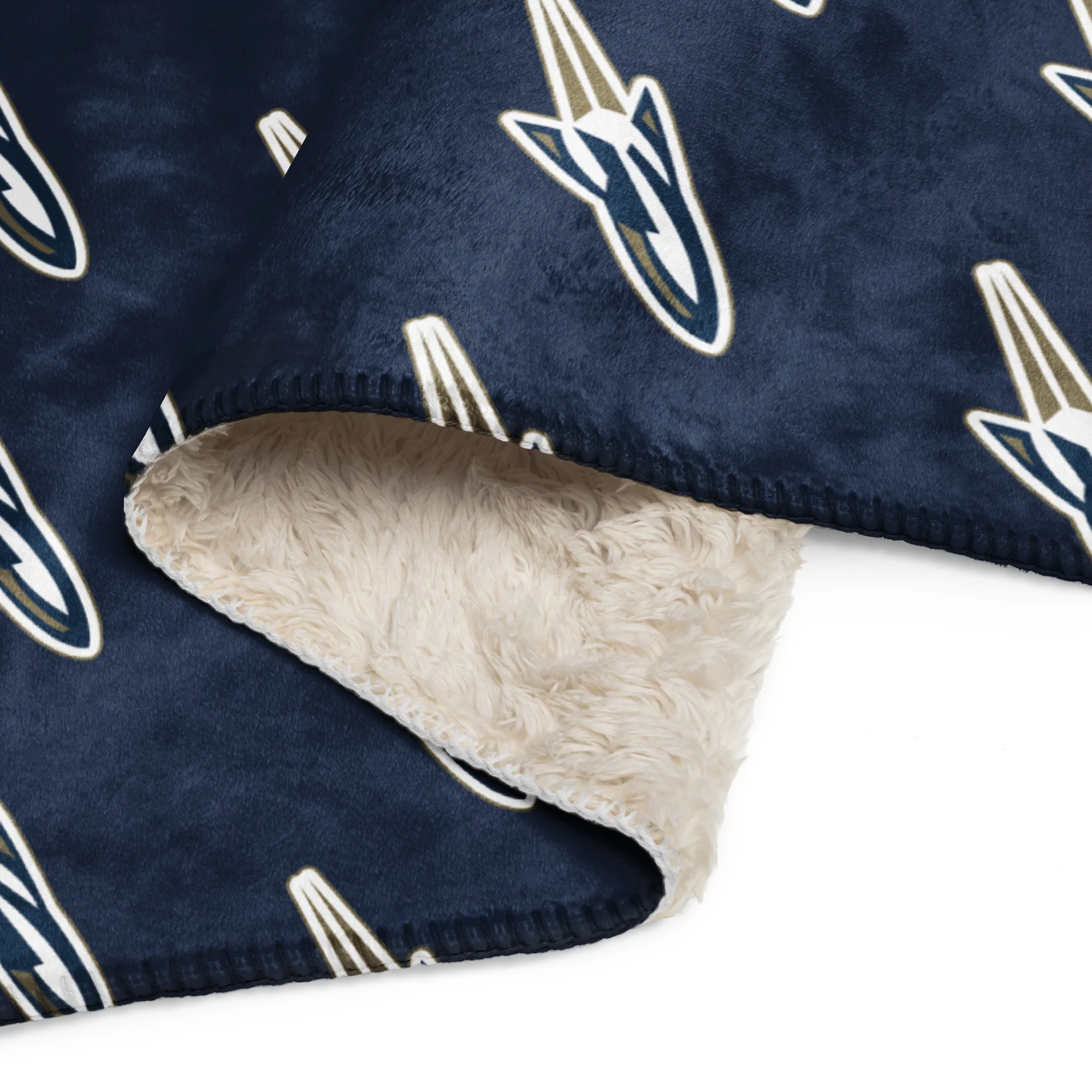 Needham Sherpa blanket - Image 6