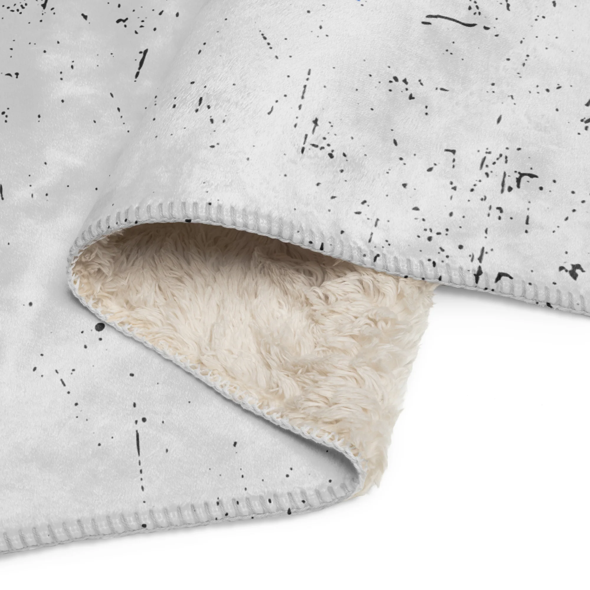 Penn Yan Sherpa blanket - Image 4