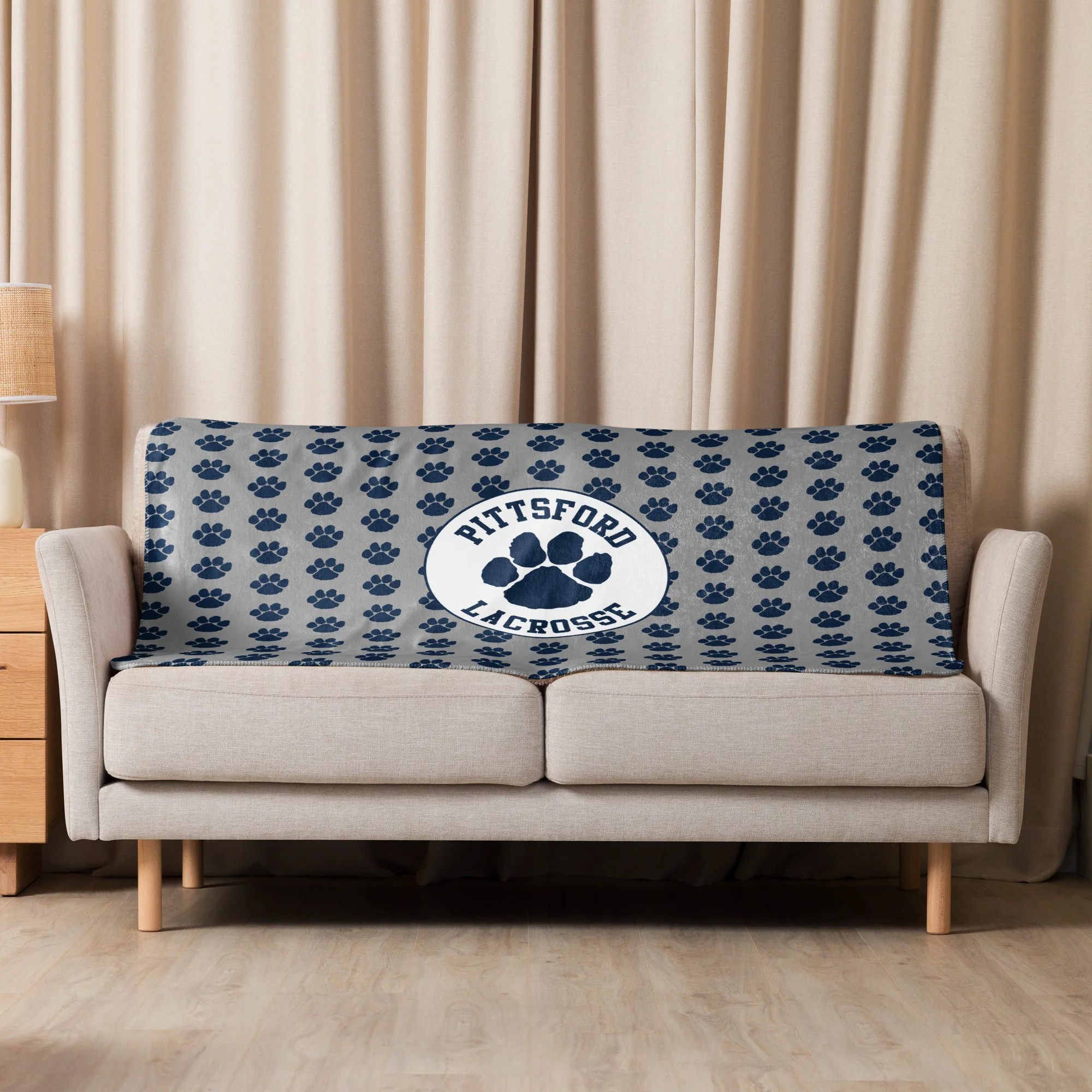 Pittsford Sherpa blanket - Image 2