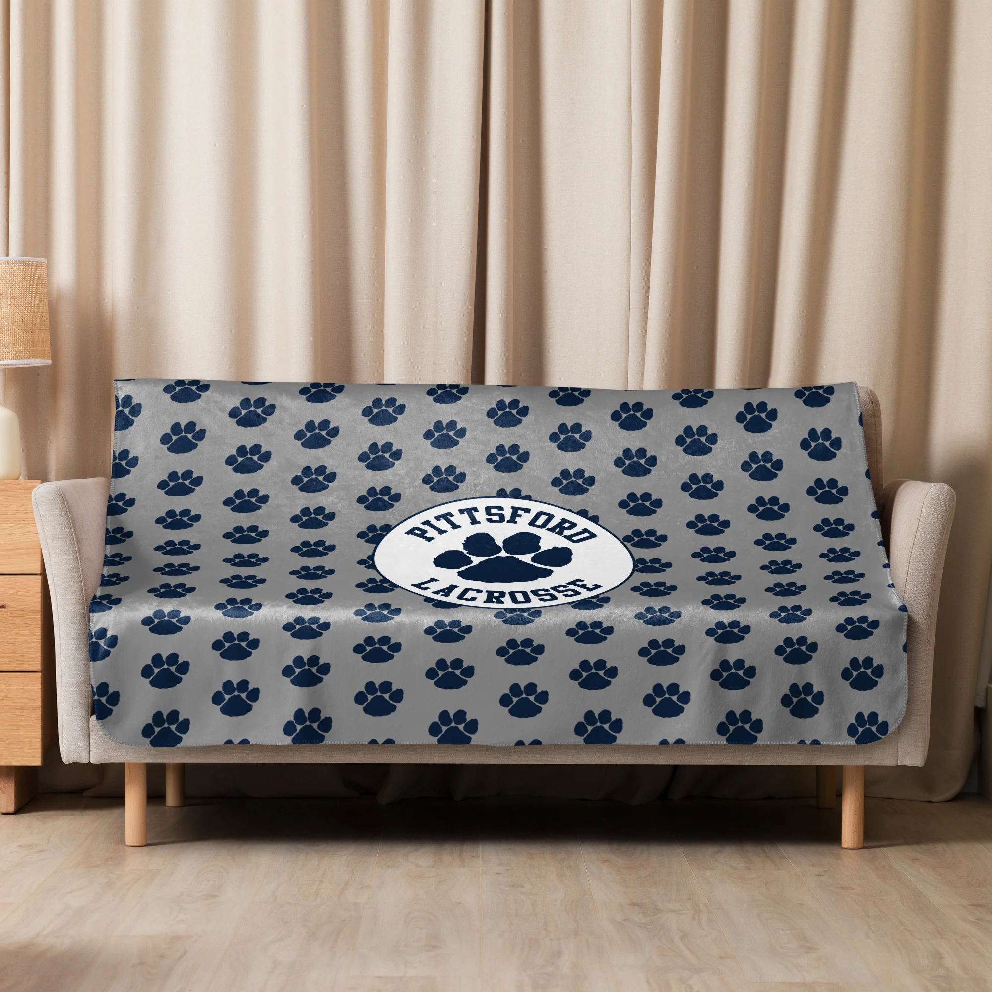 Pittsford Sherpa blanket - Image 3